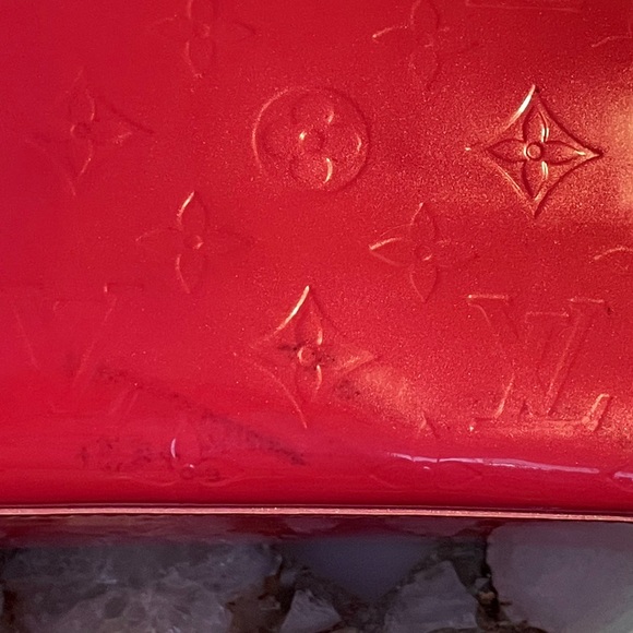 Louis Vuitton Hot Pink Vernis Wilshire PM Bag with authentic LV dust-bag - Picture 4 of 16